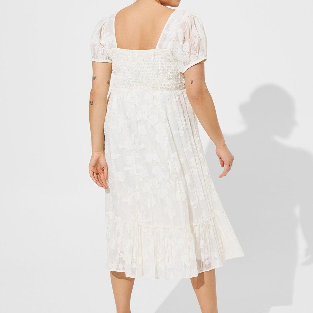 Torrid 4x 26w Plus Size Dress Ivory Lace Up Smocked Midi Sundress NEW with Tags - Picture 2 of 3